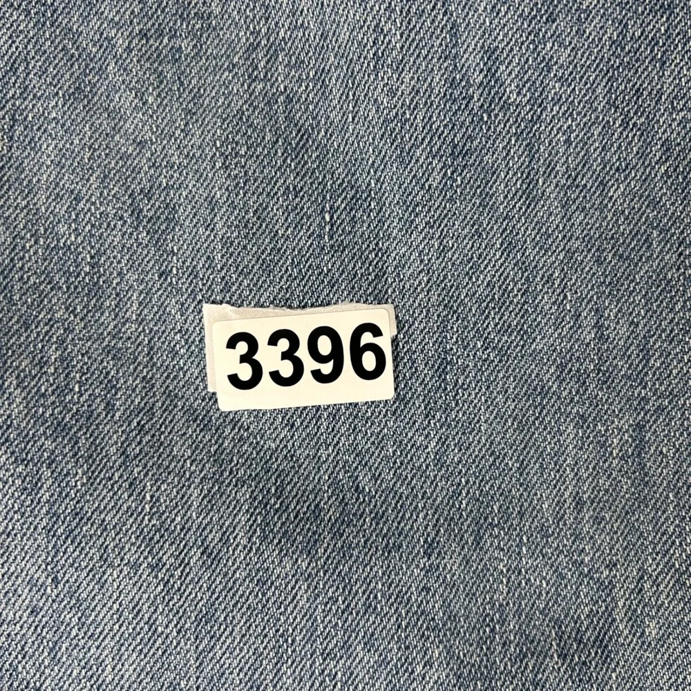 Levis levi 517